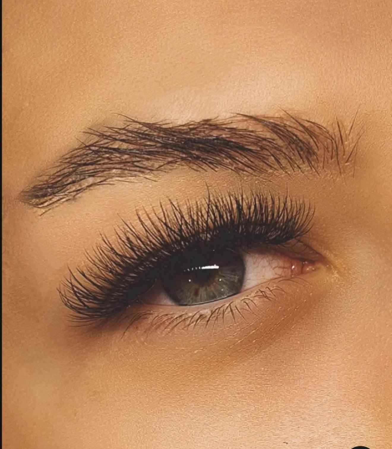 Extension de cils volume