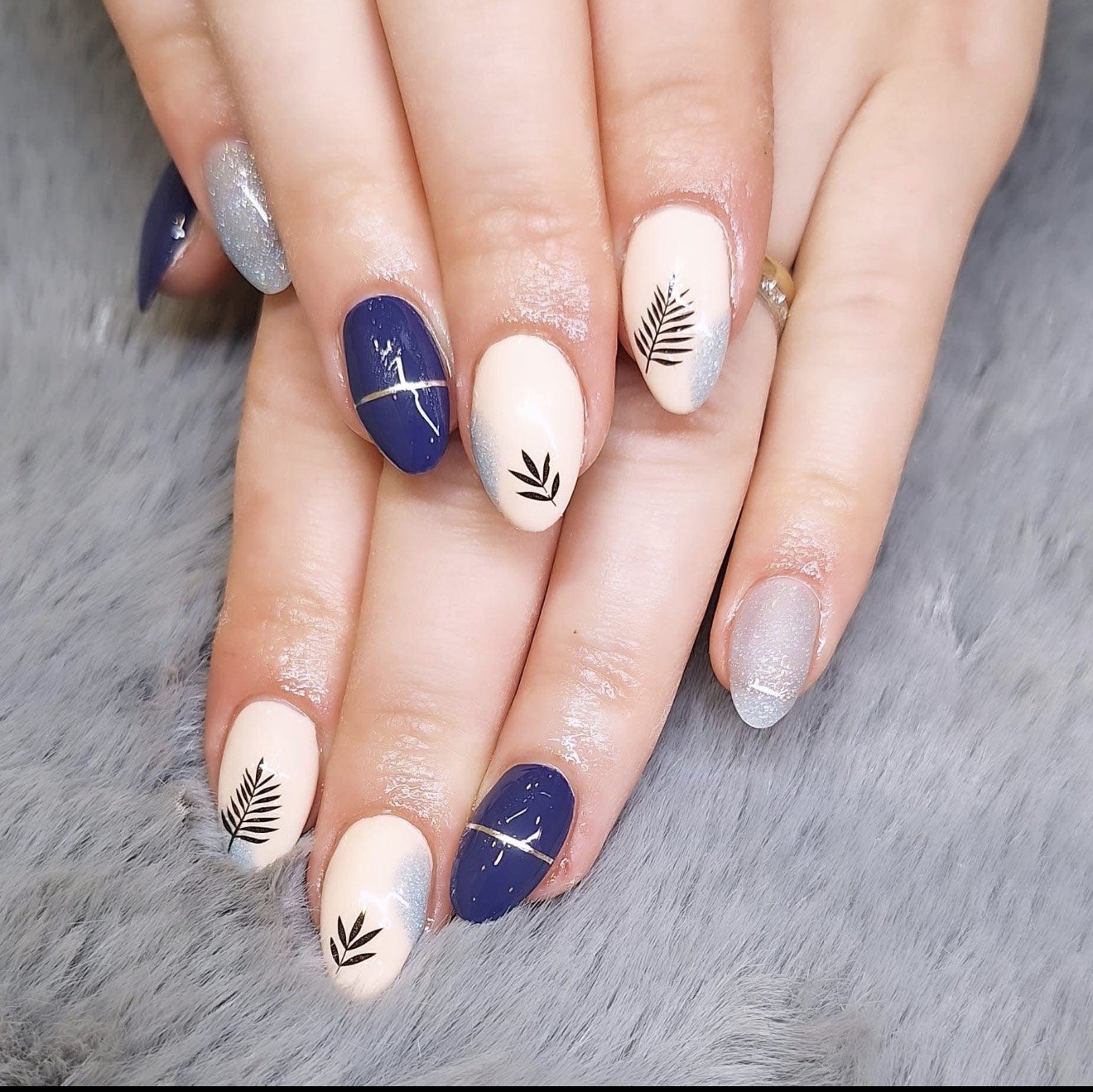 Pose gel bleu et nude